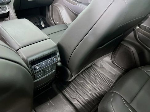 Used 2023 GMC Acadia SLT w/ Trailering Package AWD/4WD image 27