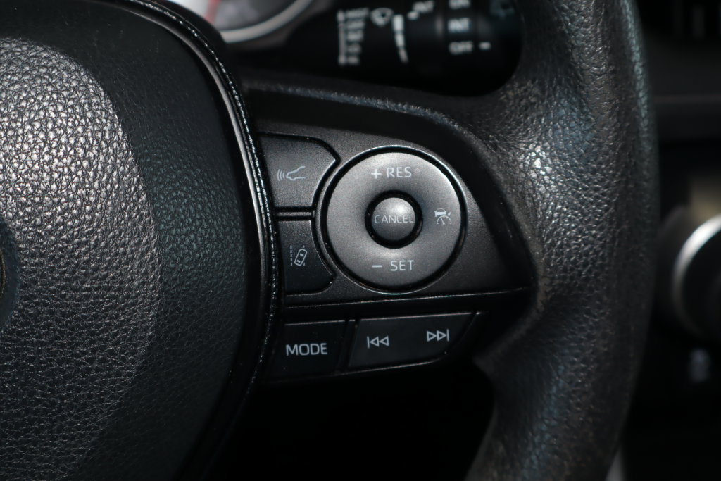 Used 2020 Toyota RAV4 XLE FWD image 19