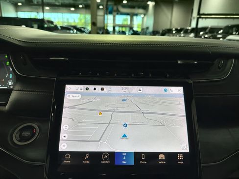 Used 2023 Jeep Grand Cherokee Overland w/ Luxury Tech Group IV image 27