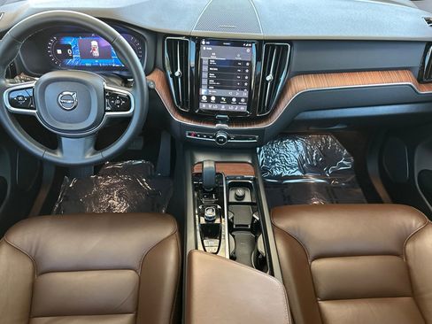 Certified 2023 Volvo XC60 B5 Plus w/ Climate Package FWD image 15