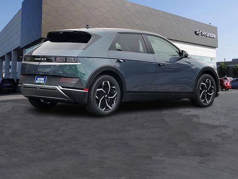 New 2024 Hyundai Ioniq 5 SEL AWD/4WD image 2