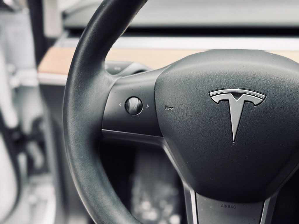 Used 2018 Tesla Model 3 Long Range RWD image 29