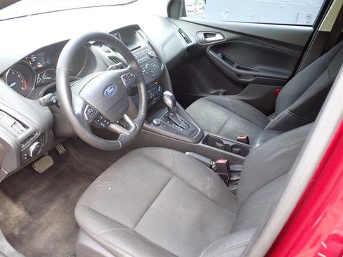 Used 2015 Ford Focus SE w/ SE Sport Package FWD image 30