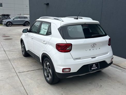 New 2026 Hyundai Venue SEL image 5