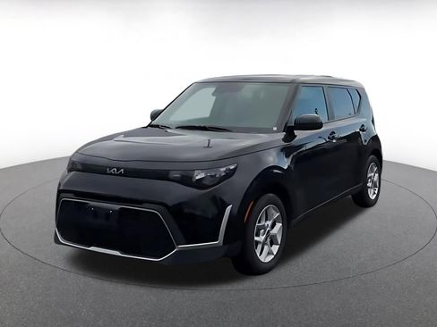 Used 2025 Kia Soul LX w/ LX Technology Package FWD image 7