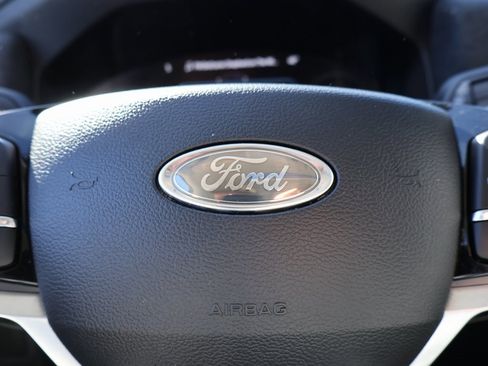 Certified 2025 Ford Explorer Platinum w/ LUX Leather Package image 29