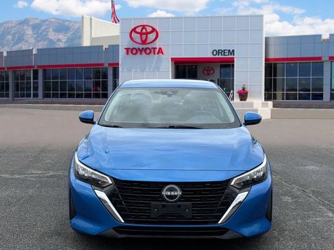 Used 2024 Nissan Sentra SV FWD image 2
