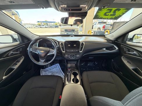 Used 2025 Chevrolet Malibu RS FWD image 14
