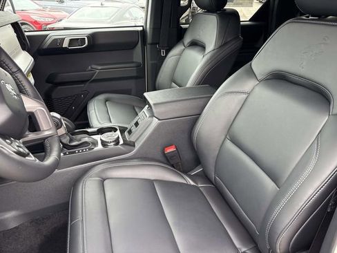New 2026 Ford Bronco Outer Banks w/ Sasquatch Package image 21