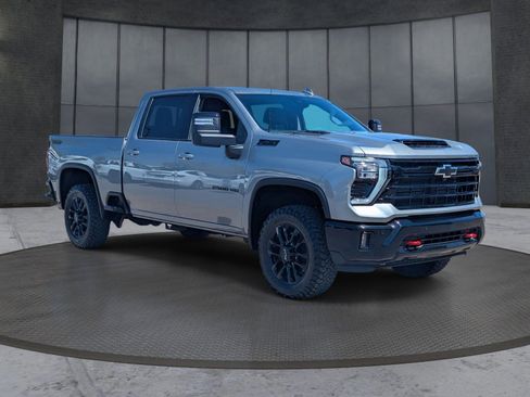 Used 2025 Chevrolet Silverado 2500 LTZ w/ LTZ Plus Package image 8