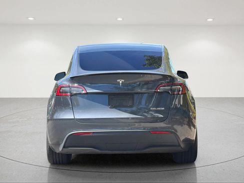 Used 2022 Tesla Model Y Performance AWD/4WD image 4