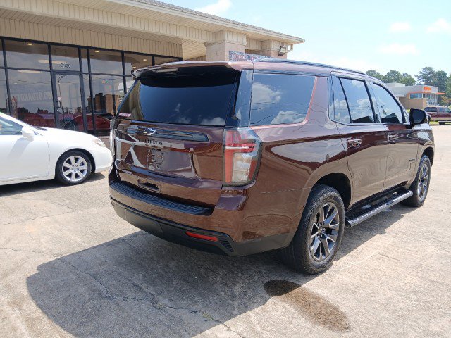 Used 2023 Chevrolet Tahoe Z71 w/ Luxury Package AWD/4WD image 3