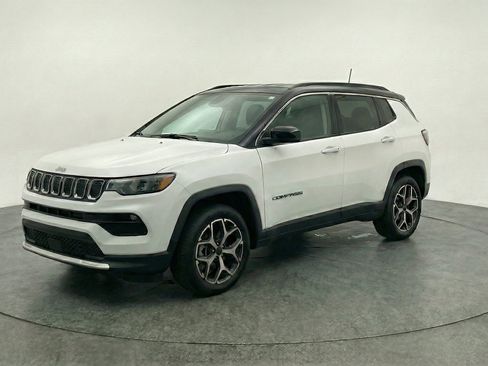 Used 2025 Jeep Compass Limited AWD/4WD image 3