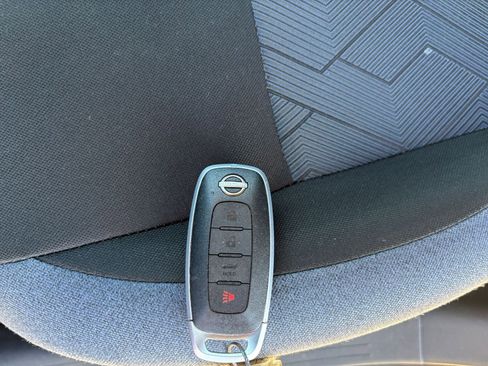 Used 2025 Nissan Versa SV image 21