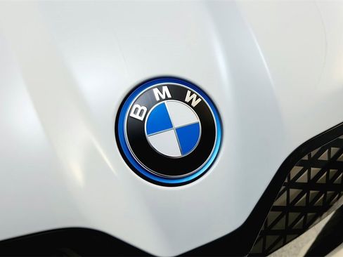 Used 2025 BMW iX xDrive50 image 22