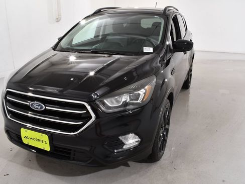 Used 2018 Ford Escape SE w/ SE Sport Appearance Package AWD/4WD image 2