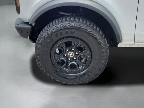 Used 2024 Ford Bronco Wildtrak AWD/4WD image 32