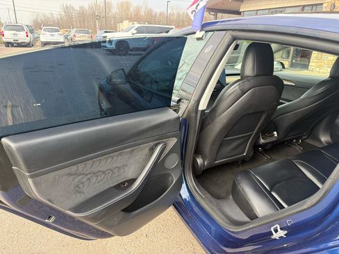 Used 2022 Tesla Model 3 Standard Range image 15