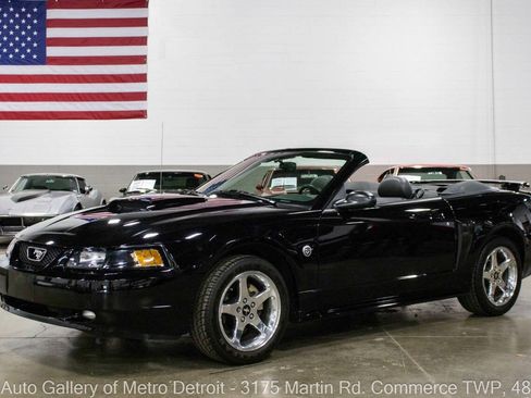 Used 2004 Ford Mustang GT RWD image 1