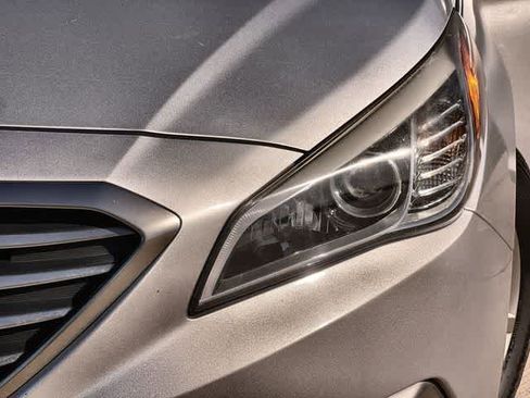 Used 2015 Hyundai Sonata SE image 24