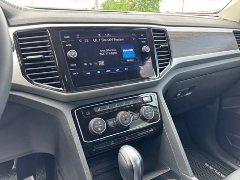 Certified 2023 Volkswagen Atlas SE FWD image 23