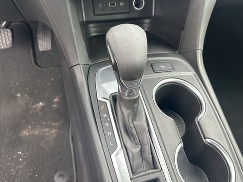 Used 2024 Chevrolet Equinox LT FWD image 30