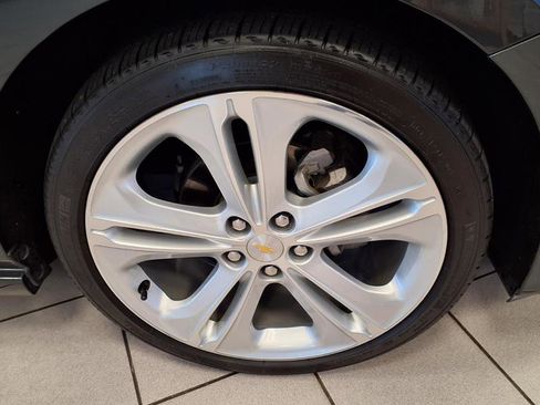 Used 2018 Chevrolet Cruze Premier image 8