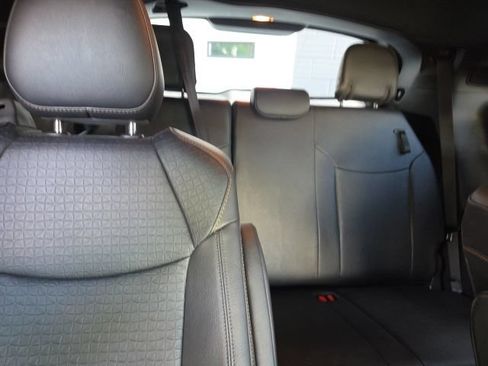 Used 2025 Toyota Sienna XLE Woodland Edition AWD/4WD image 9