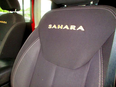 Used 2015 Jeep Wrangler Unlimited Sahara image 10