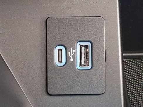 Certified 2021 Ford F150 Lariat w/ Equipment Group 502A High image 25