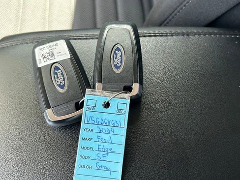 Used 2024 Ford Edge SE w/ Black Appearance Package image 44