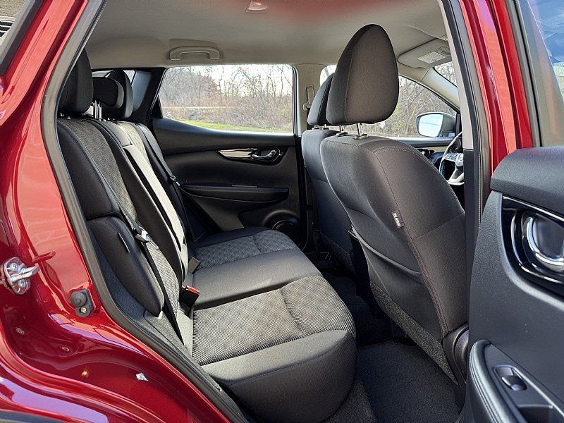 Used 2022 Nissan Rogue Sport SV AWD/4WD image 22