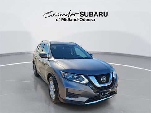Used 2019 Nissan Rogue SV image 1