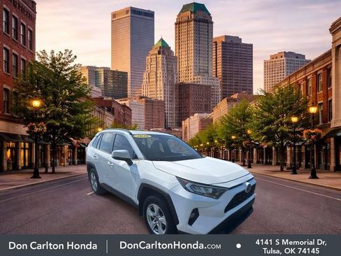 Used 2020 Toyota RAV4 XLE w/ Convenience Package FWD image 1