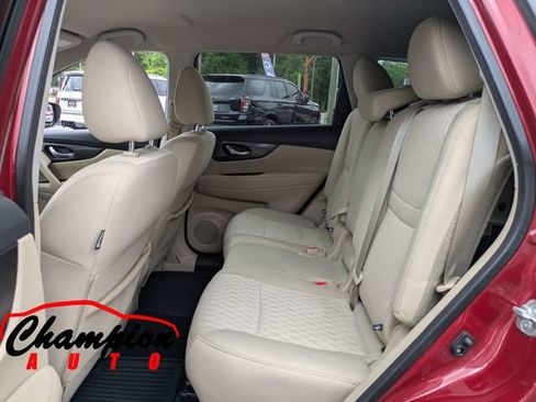 Used 2019 Nissan Rogue SV FWD image 18