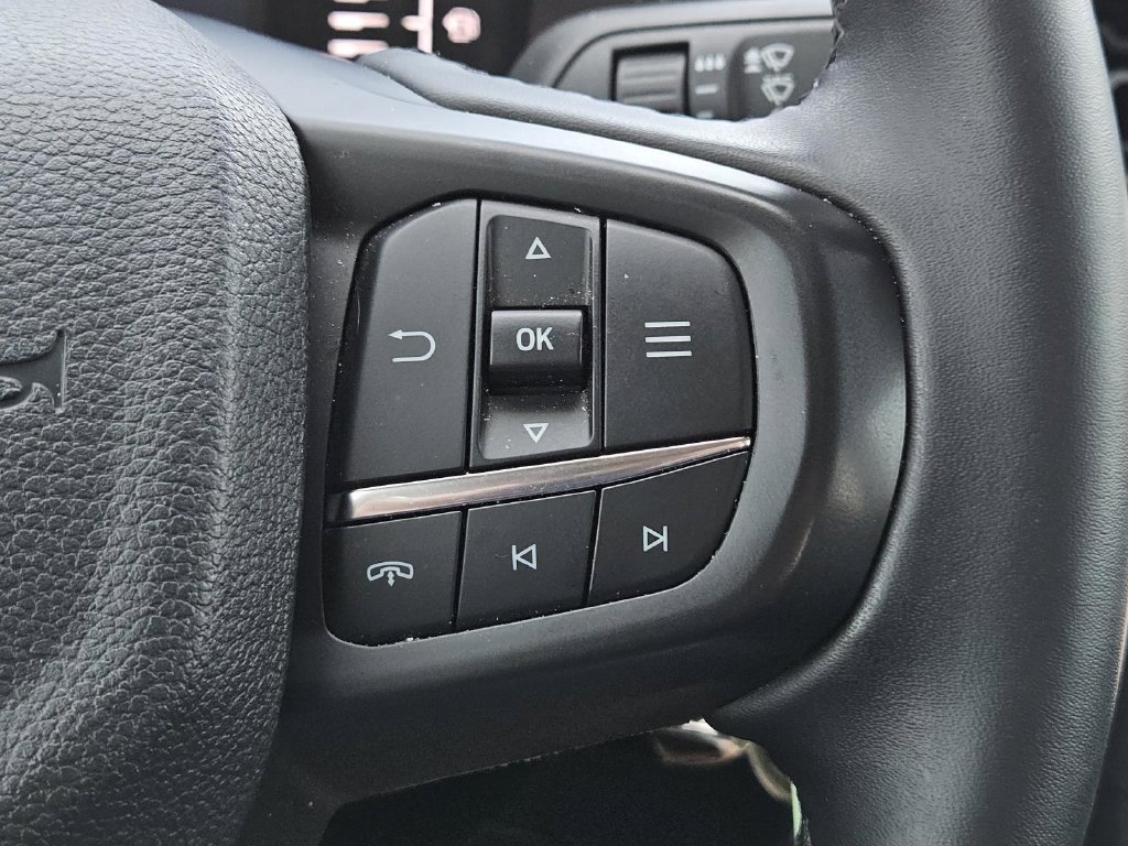 Used 2025 Ford Ranger XLT w/ Chrome Accent Package RWD image 19