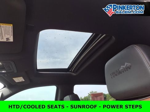 Used 2022 Chevrolet Silverado 1500 High Country w/ Technology Package image 13