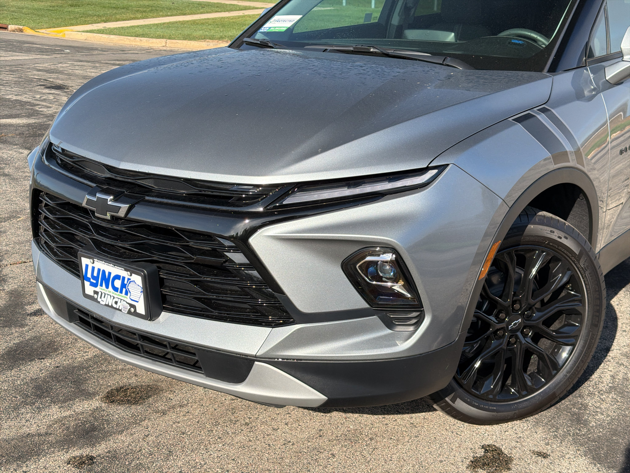 New 2026 Chevrolet Blazer LT w/ LPO, Black Sport Package AWD/4WD image 8
