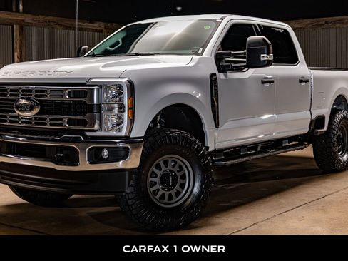Used 2025 Ford F350 XLT w/ FX4 Off-Road Package image 5
