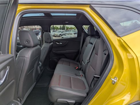 Certified 2023 Chevrolet Blazer RS w/ Driver Confidence II Package image 33