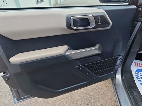 Used 2023 Ford Bronco Wildtrak image 12