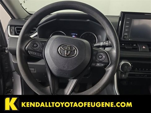 Used 2022 Toyota RAV4 LE image 10