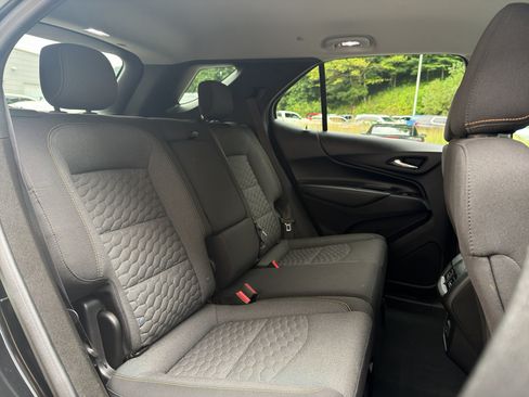 Used 2020 Chevrolet Equinox LT FWD image 18