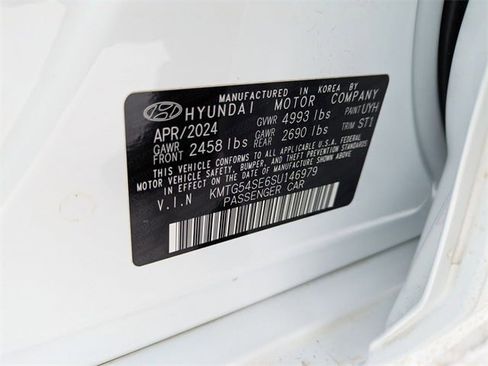 Certified 2025 Genesis G70 3.3T Advanced image 24