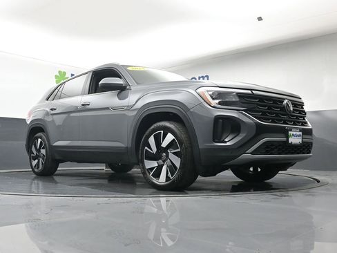 Used 2024 Volkswagen Atlas Cross Sport SE AWD/4WD image 23