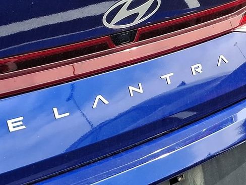 Used 2024 Hyundai Elantra SEL FWD image 5