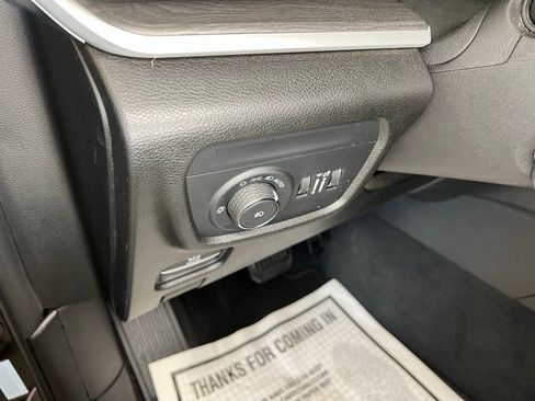 Used 2024 Jeep Grand Cherokee L Limited w/ Luxury Tech Group II image 16