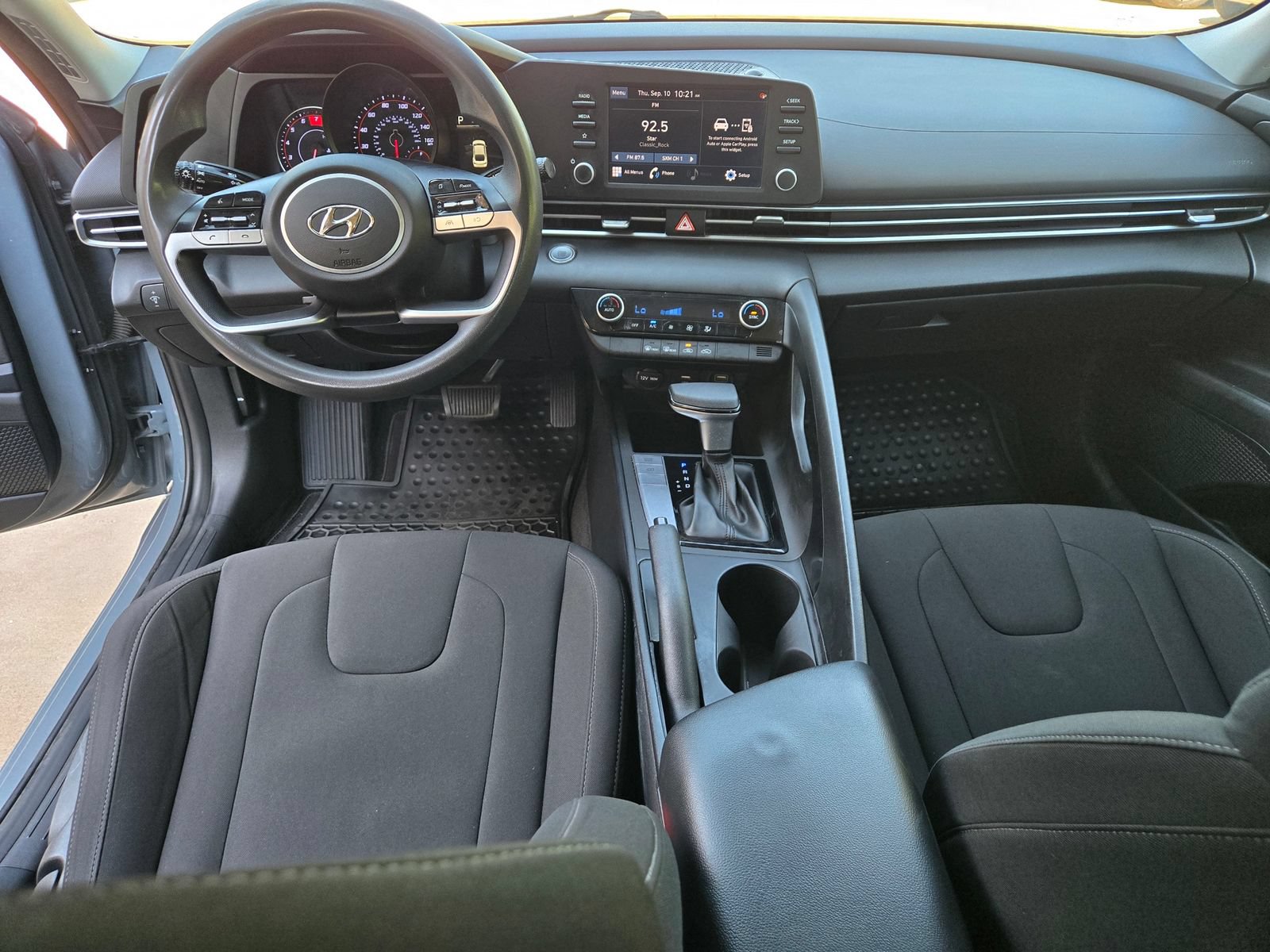 Used 2022 Hyundai Elantra SEL w/ Cargo Package FWD image 8