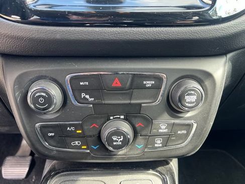 Used 2018 Jeep Compass Limited w/ Navigation Group AWD/4WD image 24