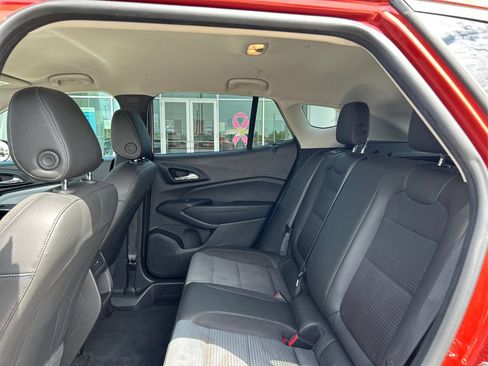 Used 2024 Chevrolet Trax LT FWD image 10